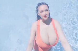 Youyoulama orange swimsuit