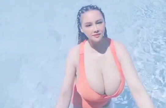 Youyoulama orange swimsuit