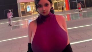 Menglu Veronica giant tits in public with very small waist